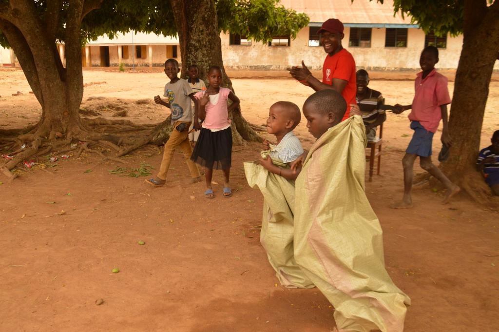 safechildrenfdn's tweet photo. We had a great time playing and competing with the children. Seeing them smile and happy was a wonderful experience. #playmatters #GiveHope #Safechildren https://t.co/l7OpEnSSf6