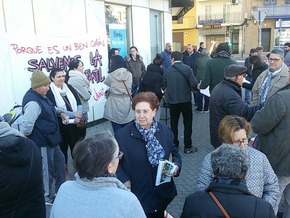 EISanJeronimo's tweet photo. #SanJeronimo luchando por su #EscuelaInfantil. Otra vez en la lucha hasta q la #Junta @EducaAnd  y @soniagaya1 nos hagan caso @susanadiaz https://t.co/H8Y2C44ON8