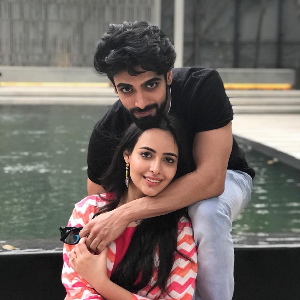 AanchalOfficial's tweet photo. Thank you everyone for showering so much love on us and #DilBuffering ❤️ YOU have made #Gabby Beautiful. All these tweets and edits makes my day. Making me want to work harder and harder. I LOVE YOU ALL ! ❤️❤️❤️ https://t.co/c5TPQUSAYZ