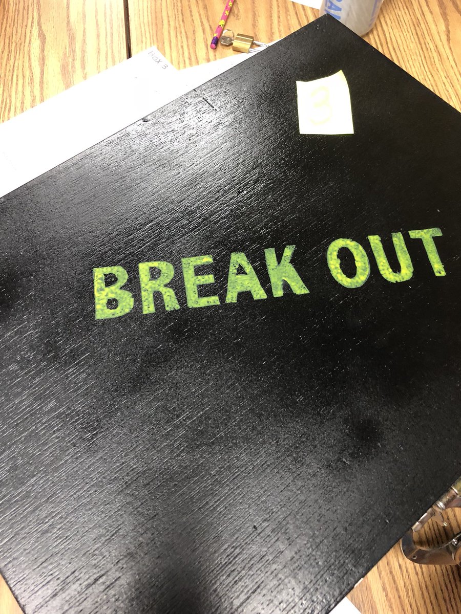JvincentISKL's tweet photo. Break Out Boxes...@suji_dehart @antesdelfinBCN #ISKLProud https://t.co/1QJkNvuNOC