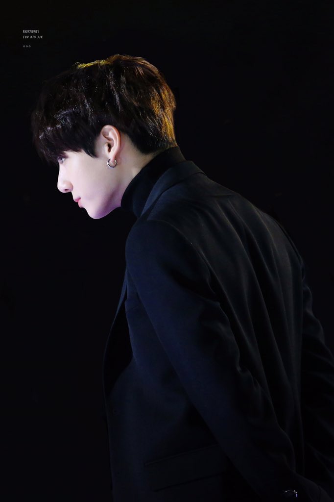 KookRepublic's tweet photo. My thoughts are stars I cannot fathom into constellations.
-John Green-

#JUNGKOOK 📷: @RK970901 

#iHeartAwards 
#BestBoyBand 
#BTS @BTS_twt https://t.co/VbKySVqRU2