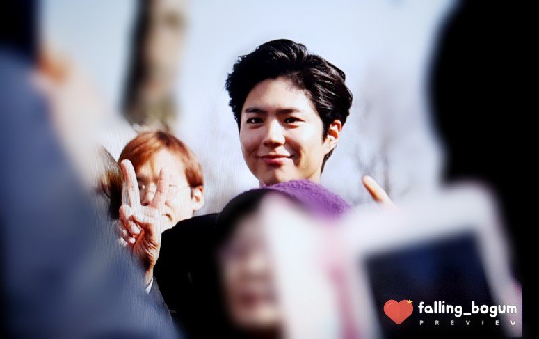 falling_bogum's tweet photo. 180221 명지대학교 학위수여식 프리뷰

@BOGUMMY 보검아, 졸업 축하해💕

#박보검 https://t.co/71FDrpolxD