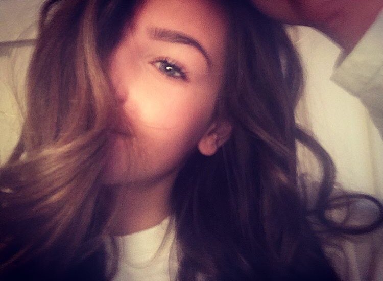 KatieS962's tweet photo. Retweet if I’m cute https://t.co/OgISi0lkMi