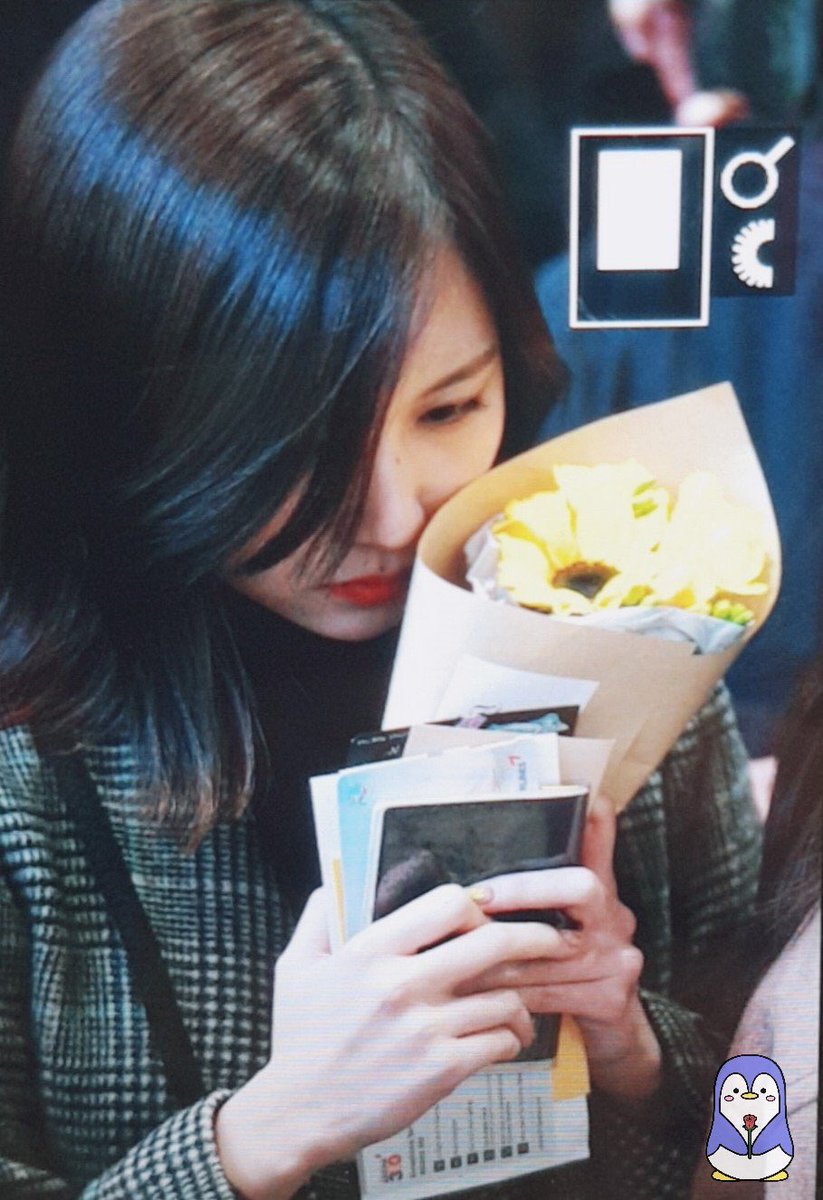 m0_hee's tweet photo. I’m about to log out when this Jeongyeon &amp; this Mina savagely attacks me with their visual!!! ♥️😭💆🏻‍♀️
#JeongMi #JEONGYEON #MINA #미나 #정연 #정미 #트와이스 #TWICE 
I’ll be back ♥️ https://t.co/hTca4PjYhe
