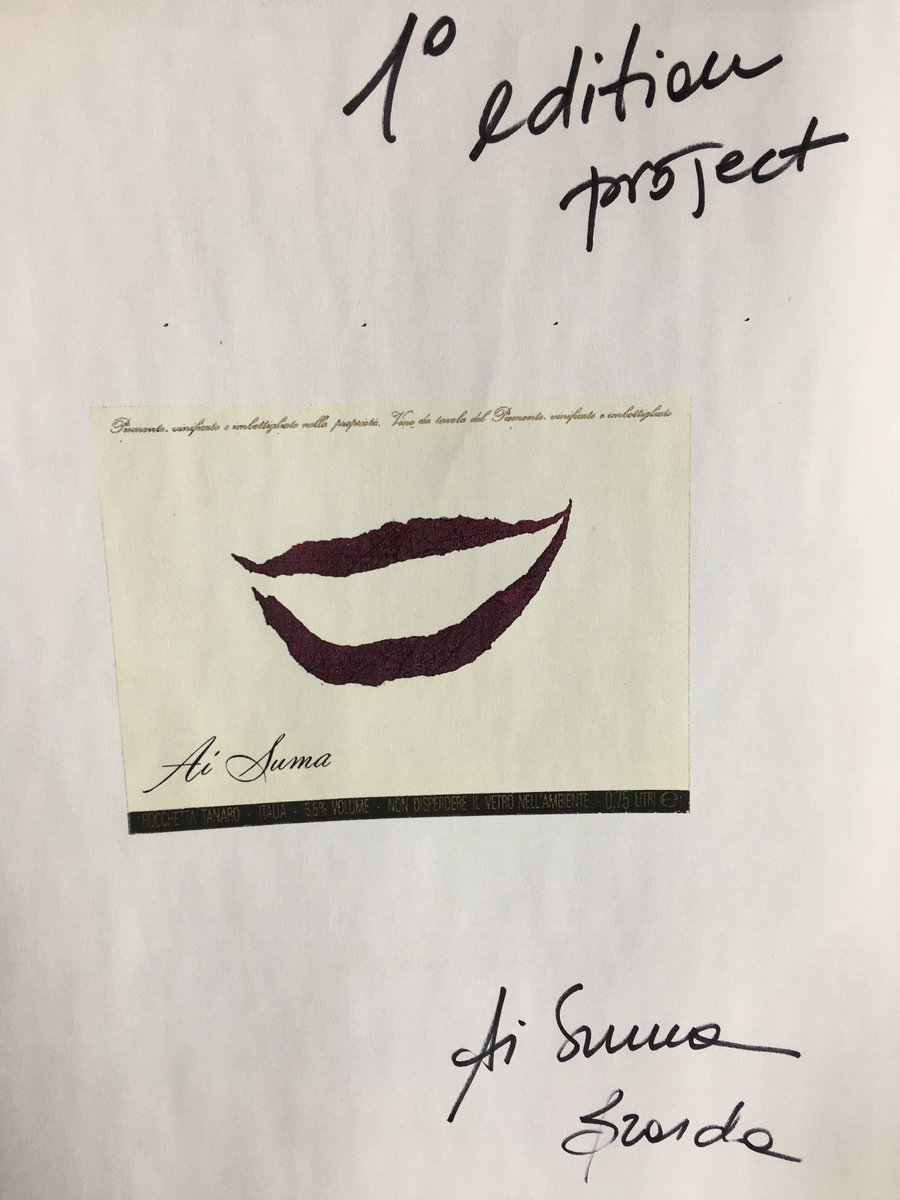 braidawines's tweet photo. First edition project - #AiSuma #AiSumaQuasi #BraidaWines
L’etichetta che da sempre veste Ai Suma si ispira a una foto di famiglia, uno scatto in cui Giacomo Bologna sorride alla moglie Anna. Si scelse il sorriso. Oltre il dialetto, oltre le lingue - il senso puro di “Ai Suma”. https://t.co/xrXWksAjNt