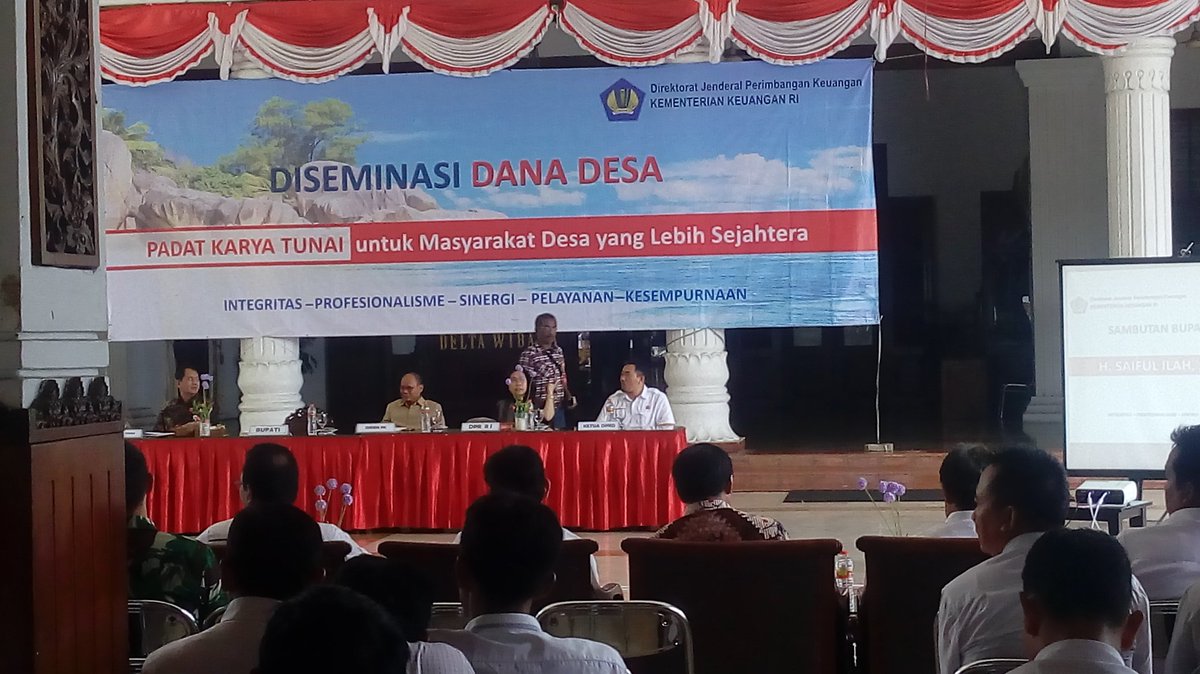 drizal1982's tweet photo. Padat Karya Tunai untuk meningkatkan ekonomi masyarakat

#PadatKaryaTunai
#tppdeltasidoarjo
#tppijawatimur

@jokowi
@EkoSandjojo
@anwsanusi
@taufikmadjid71
@fachrilabalado
@tppindonesia
@DewantoAndry
@kpw4jatim
@P3MDSidoarjoKab https://t.co/GsAb7FyDFq