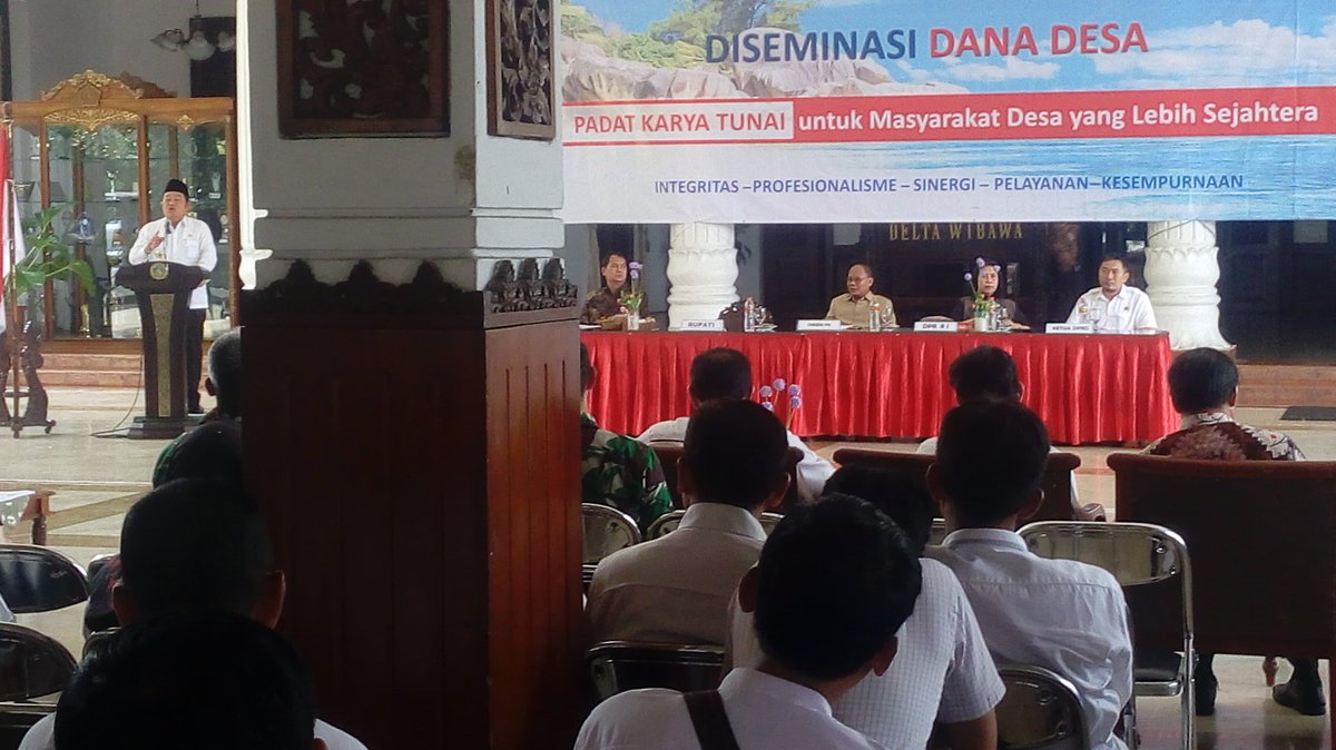 drizal1982's tweet photo. Padat Karya Tunai untuk meningkatkan ekonomi masyarakat

#PadatKaryaTunai
#tppdeltasidoarjo
#tppijawatimur

@jokowi
@EkoSandjojo
@anwsanusi
@taufikmadjid71
@fachrilabalado
@tppindonesia
@DewantoAndry
@kpw4jatim
@P3MDSidoarjoKab https://t.co/GsAb7FyDFq