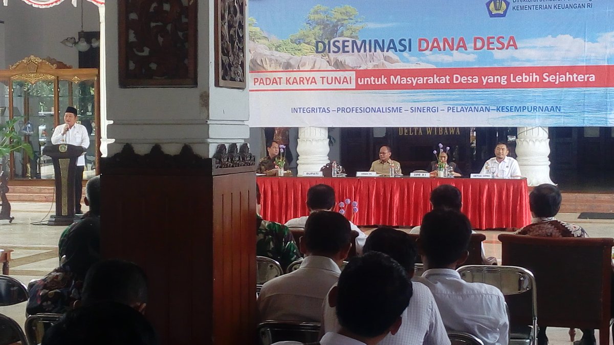 drizal1982's tweet photo. Padat Karya Tunai untuk meningkatkan ekonomi masyarakat

#PadatKaryaTunai
#tppdeltasidoarjo
#tppijawatimur

@jokowi
@EkoSandjojo
@anwsanusi
@taufikmadjid71
@fachrilabalado
@tppindonesia
@DewantoAndry
@kpw4jatim
@P3MDSidoarjoKab https://t.co/GsAb7FyDFq