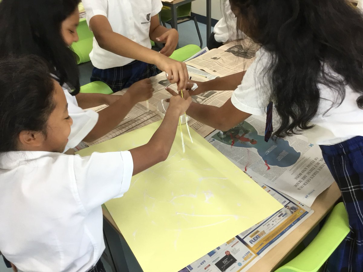 BCADyear4's tweet photo. #yr4nile are experimenting the drip technique just like#jacksonpollock @BCADprep @BCADprepart https://t.co/gLZjPowlpU