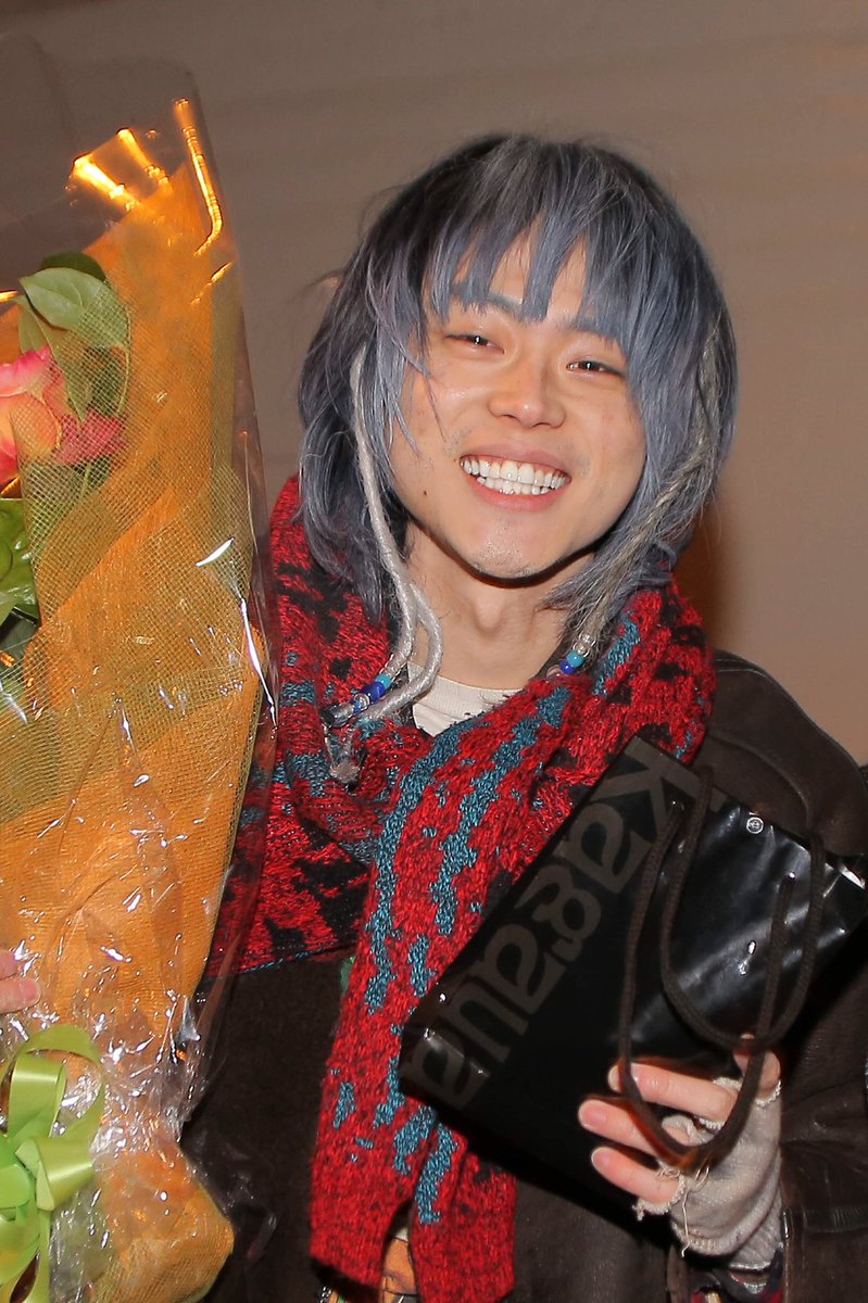 todome_kiss_ntv's tweet photo. ㊗️本日❗菅田将暉さんhappy birthday🎉
㊗️本日❗「さよならエレジー」リリース💿
おめでとうございます🎊
菅田さん、新田さん最高の笑顔をありがとう😊
#トドメの接吻
#ドメキス 
#菅田将暉
#新田真剣佑
#役では絶対見れない天使系スマイル
#帽子脱いでる春海こんな感じだったのか
#かわいい笑 https://t.co/D2itw26Can