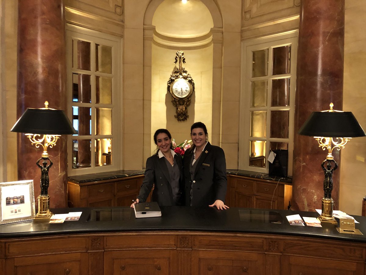 Felicidades @HotelRitzMadrid por ser el único hotel de cinco estrellas en España con dos llaves de oro femeninas en su equipo!