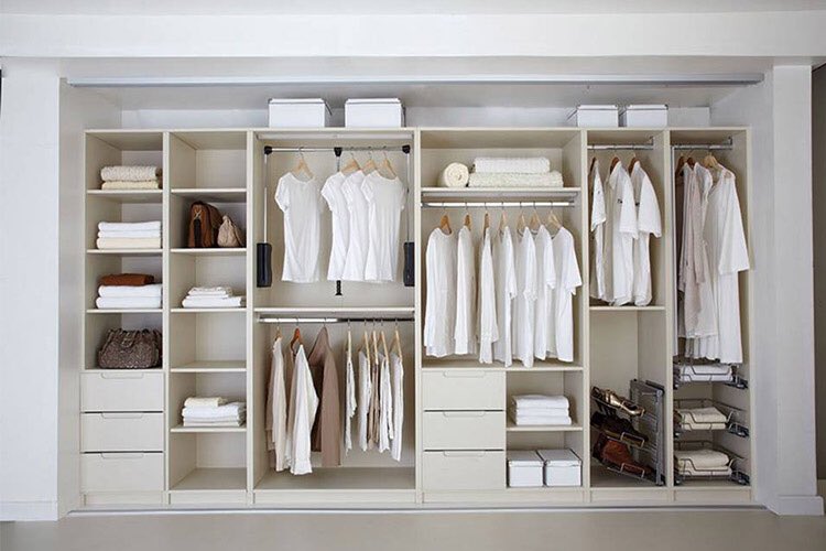 Check out our painless guide to decluttering your wardrobe. femalemag.com.sg/design/guide-d… #wardrobe