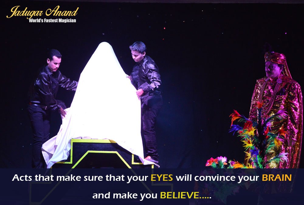 Jadugaranand's tweet photo. Acts that make sure that your EYES will convince your BRAIN and make you BELIEVE...! ~ Jadugar Anand
#ShockMagic #BizarreMagic #StageIllusions #MicroMagic #Escapology #Mentalism #MatheMagic https://t.co/S6EAQSfdAP