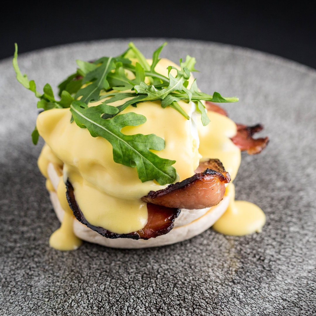 Holliesfarmshop's tweet image. Eggs Benedict with The Hollies treacle cured bacon is now on the menu in our #CoffeeShop at #LittleBudworth! 
Served daily 8am-11.30am! 
#theholliesfarmshop #farmshop #littlebudworth #cheshire #a49 #coffeeshop #cafe #breakfast #eggsbenedict #bacon #butchery #goodmorning