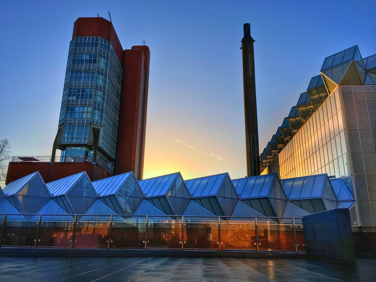 Sunrise over the #Engineering Building at #UniversityofLeicester @LeicesterAlumni @uolcds @uniofleicester @LeicesterUnion @EstatesLeiceste @ArchDigest @architectmag @ArchitectsJrnal @Architects