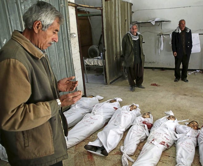 vilallongapac's tweet photo. Terrorífica aquesta foto que arriba de la guerra de Síria. I mentrestant, el món mirant a una altra banda. #vergonya #Syria https://t.co/fdcvVQNjXF
