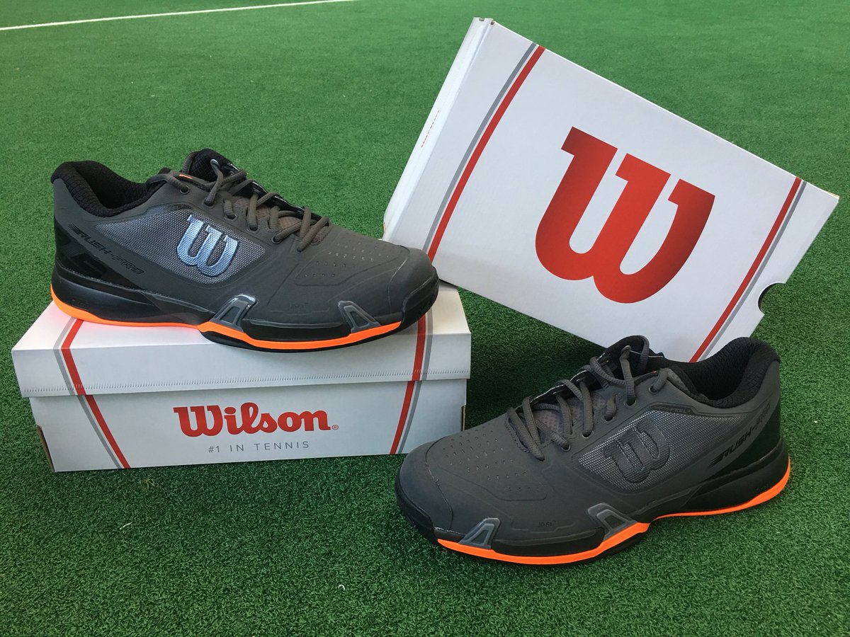 BorjaYribarren's tweet photo. Hoy me llegaron las nuevas zapatillas para esta temporada, muchas gracias a @WilsonPadelES por confiar un año más en mí y encantado de seguir formando parte del #FootwearPLAYERS #MoreTEAM #MoreWIN https://t.co/6eue2QIE2s