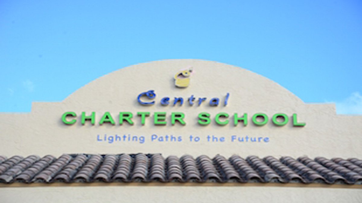 13-year-old girl accused of threatening to kill students at Central Charter School bit.ly/2ofQonE?utm_so… https://t.co/exBRjAU0a2