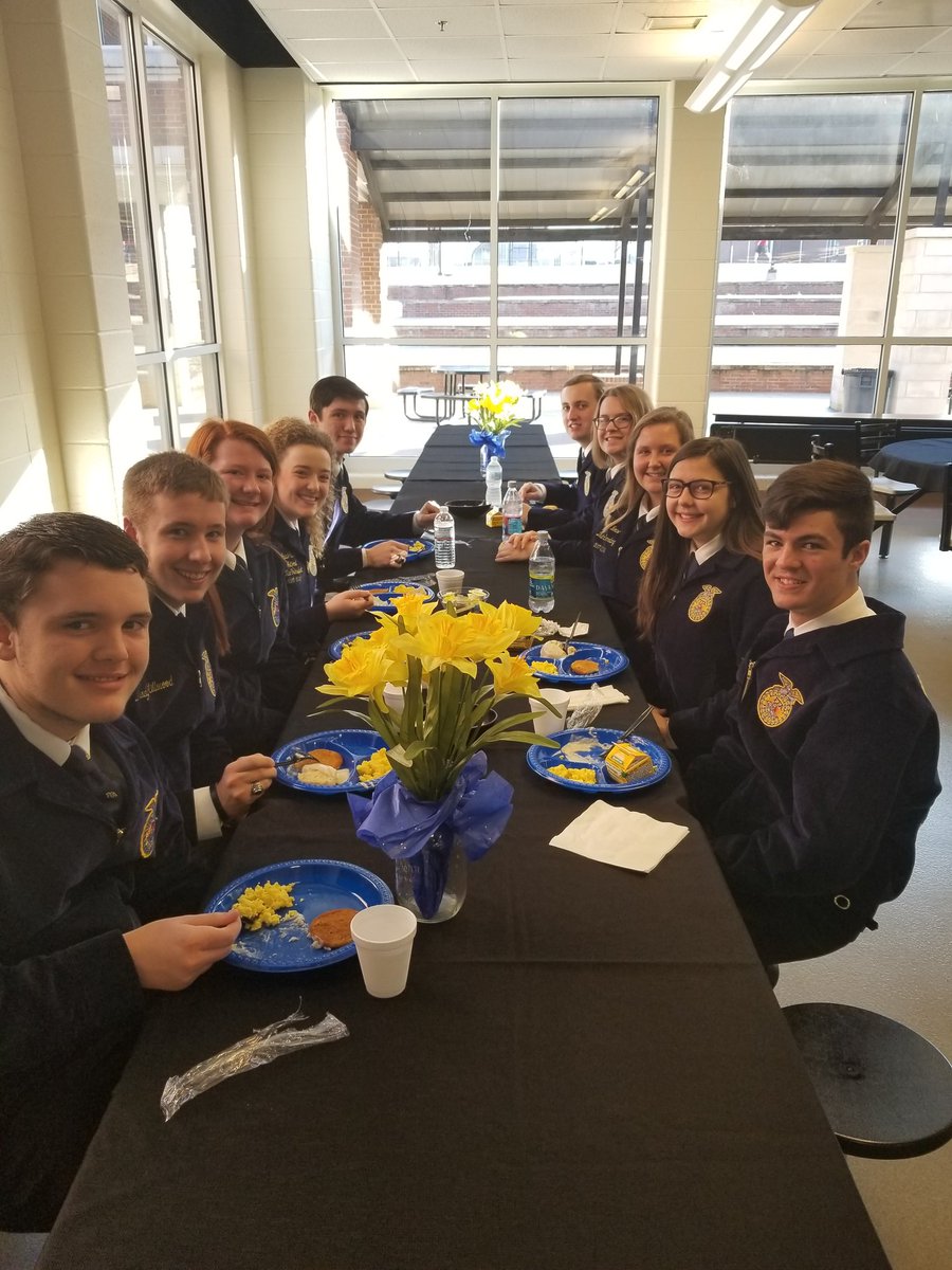 ChamnessAndy's tweet photo. A special thanks to Albertville FFA, and the Lunchroom staff for a great breakfast. #FFAweek https://t.co/KRwR5QxZ6n