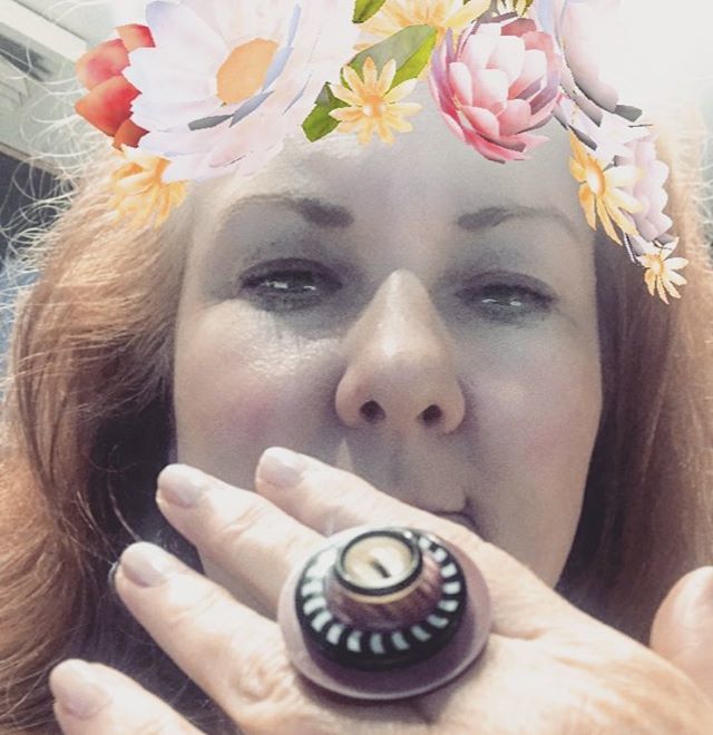 karentoittoit's tweet image. A #ring that always gets compliments
#buttonring 
#cgscreative 
#cgsphotochallenge 
#cgscreativephotochallenge ift.tt/2Gwz0lh