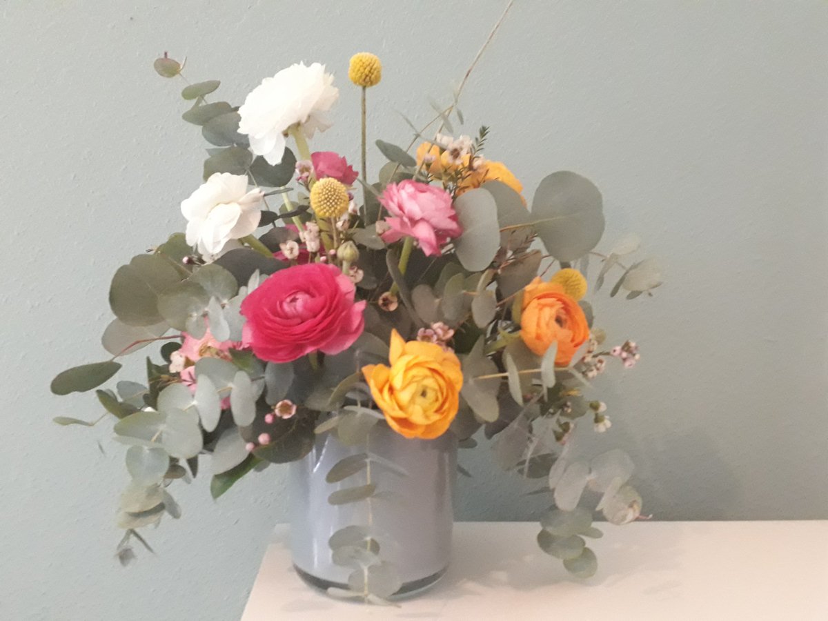 justsopopups's tweet photo. Treat your Mum or yourself to a couple of hours of me time at this relaxed flower-arranging workshop @ThepaxtonC in #CrystalPalace 🌷#flowers #floristry #MothersDayGifts #MothersDay #metime #relax #Mums #Daughers #Dads @ThePerfectLocal #crafts Book here: https://t.co/teFaeOdxNA https://t.co/Unj3HwLmxW