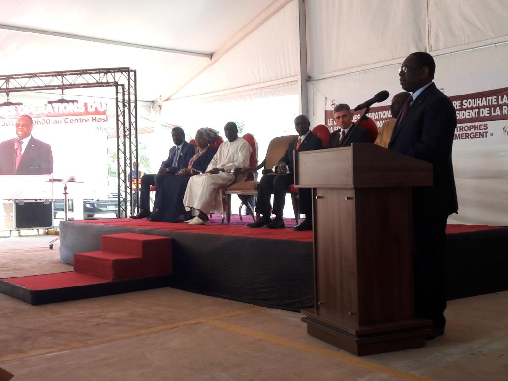 RedaLebtahi's tweet photo. Rencontre avec son Excellence le Président  @Macky_Sall à l'occasion de la cérémonie d'inauguration du Centre des Opérations d'Urgence Sanitaire (COUS). La #UNFAO au Sénégal et le COUS collaborent dans le cadre de l'approche multisectorielle #OneHealth au #Sénégal. https://t.co/Hfs7GMYiCs