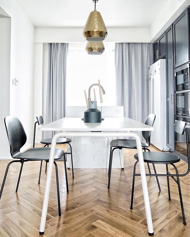 fourdesign's tweet photo. Our Four Real® table in a stunning open kitchen layout. 
#Interior #interiordesign #photooftheday #interiorphotographer #stunning #interiors #interiorinspo #interior4all #beautiful #woodfloors #ScandinavianDesign #interiorstyle #FourReal90 -- See it here: https://t.co/7JXtW7kIHF https://t.co/YbcDCZ23om