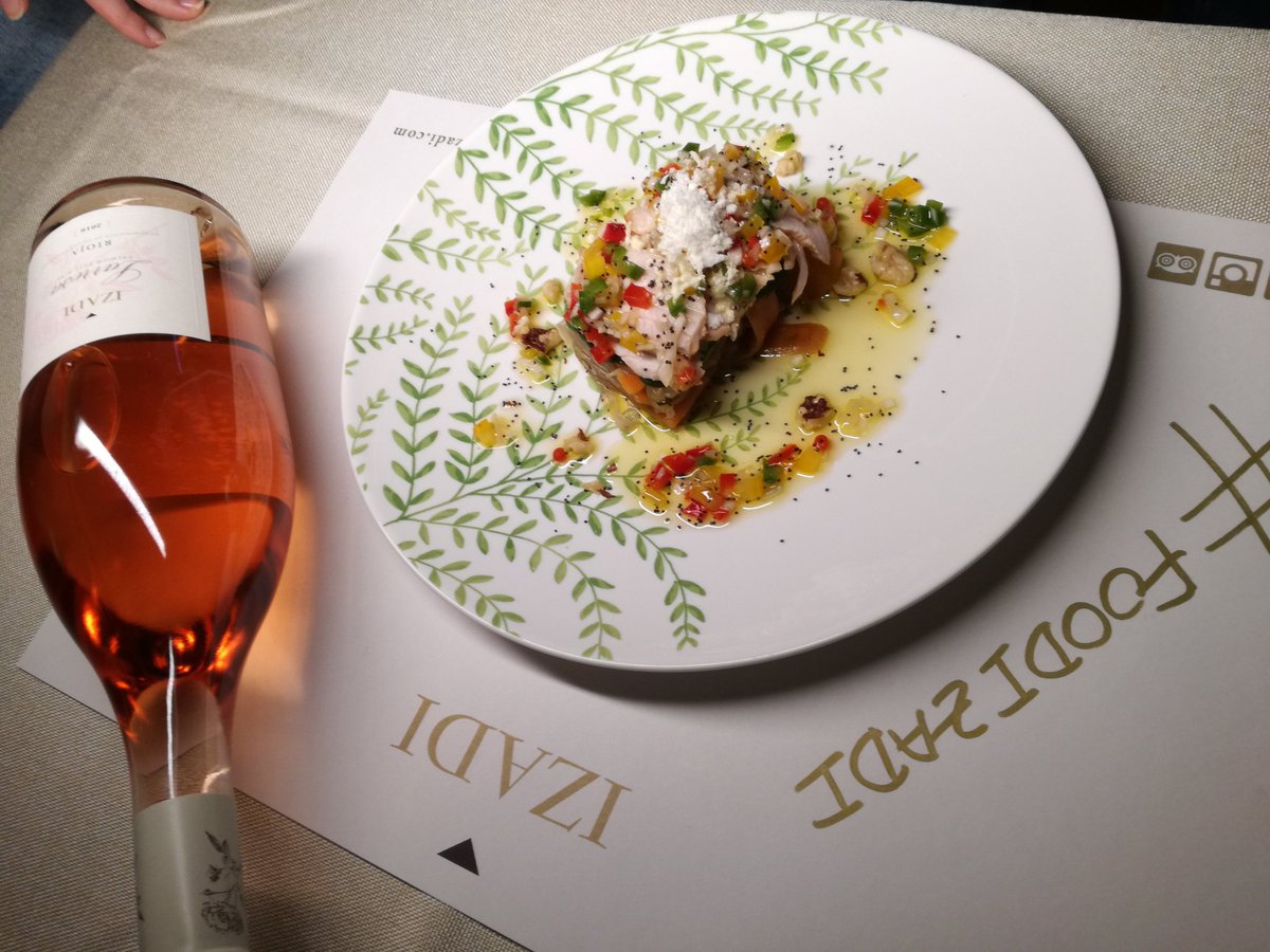 platosentre2's tweet photo. Ayer asistimos al I Encuentro Foodie de #cordoba gracias a @bodegasizadi. Contamos con un taller fotográfico con móvil impartido por @vicugostudio y degustamos los vinos #izadi y platos de #restaurantelacandelaria.

Pronto en https://t.co/YFahUDVyPI

#foodizadi #platosentre2 https://t.co/Lv6vsHzQpt