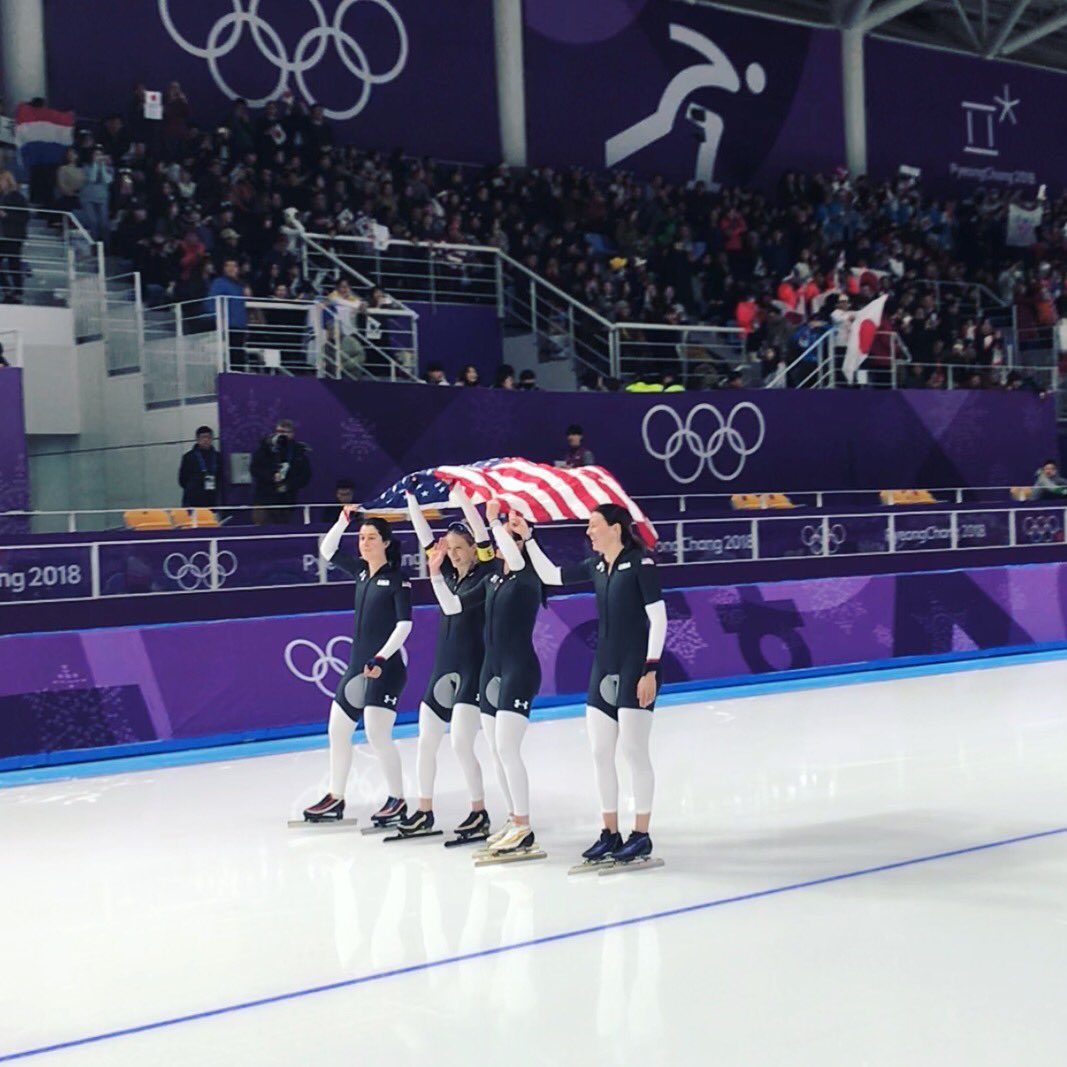 BrianTHansen's tweet photo. Wow!! So happy to see the girls wave the American flag!! Bronze medal!!! GOO USA!! #TeamPursuit #pyeongchang2018 #GoUSA https://t.co/WnujitfxXz