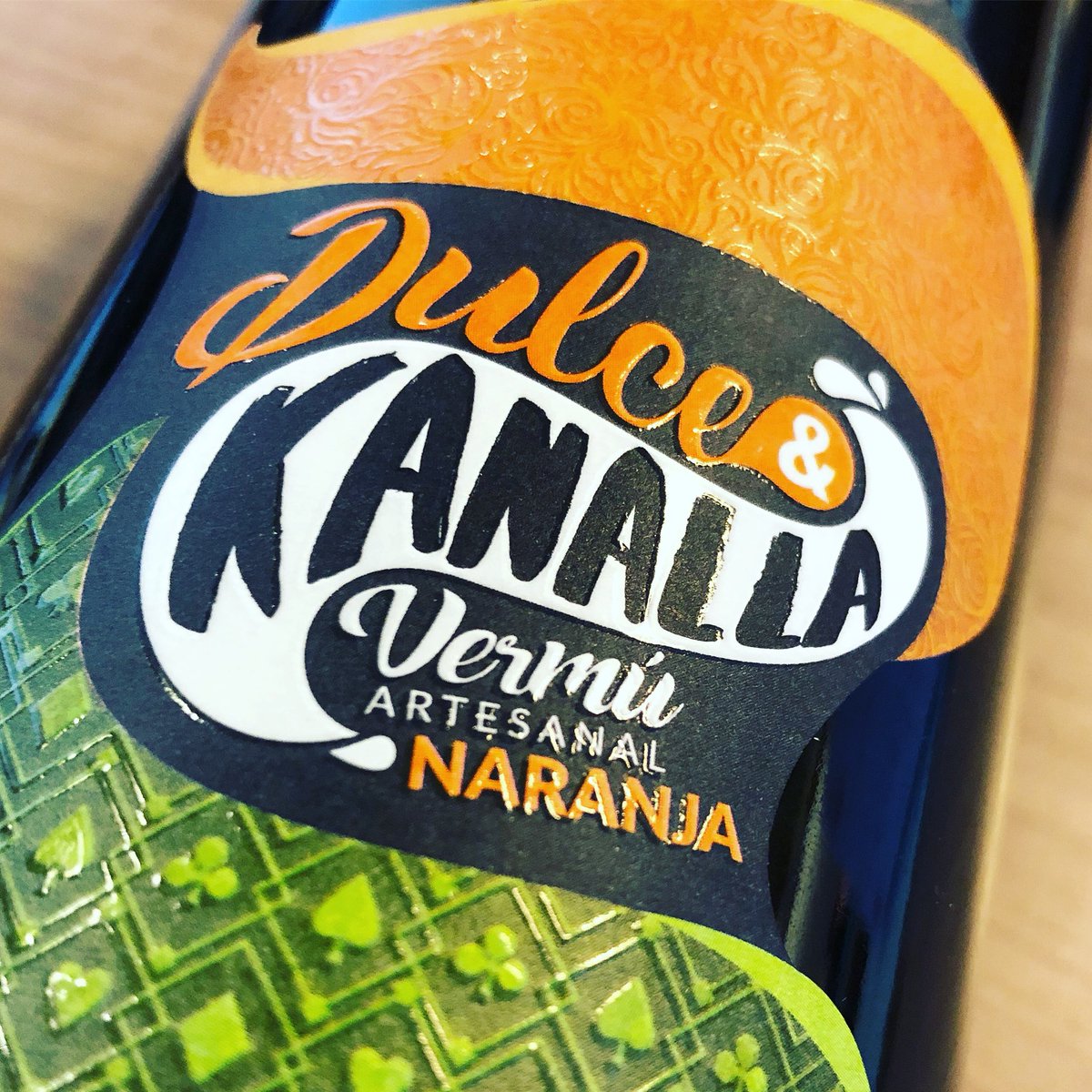 ¿Aún no sabes lo bueno que está el primer #vermut de naranja del mundo? 🍊