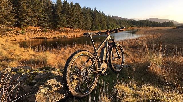 sumatbosch's tweet image. @garrydavo exploring Connemara on the @konabikes remote. . . . . . #uphillflow #emtb #mtb #konaremote Boschebike #BoscheBikeSystems #Bosch #ebike #eBikes #electricbike #electricbikes #nature #simplyadventure #wildernessculture #discoverearth... bit.ly/2C9bNYf #ICYMI