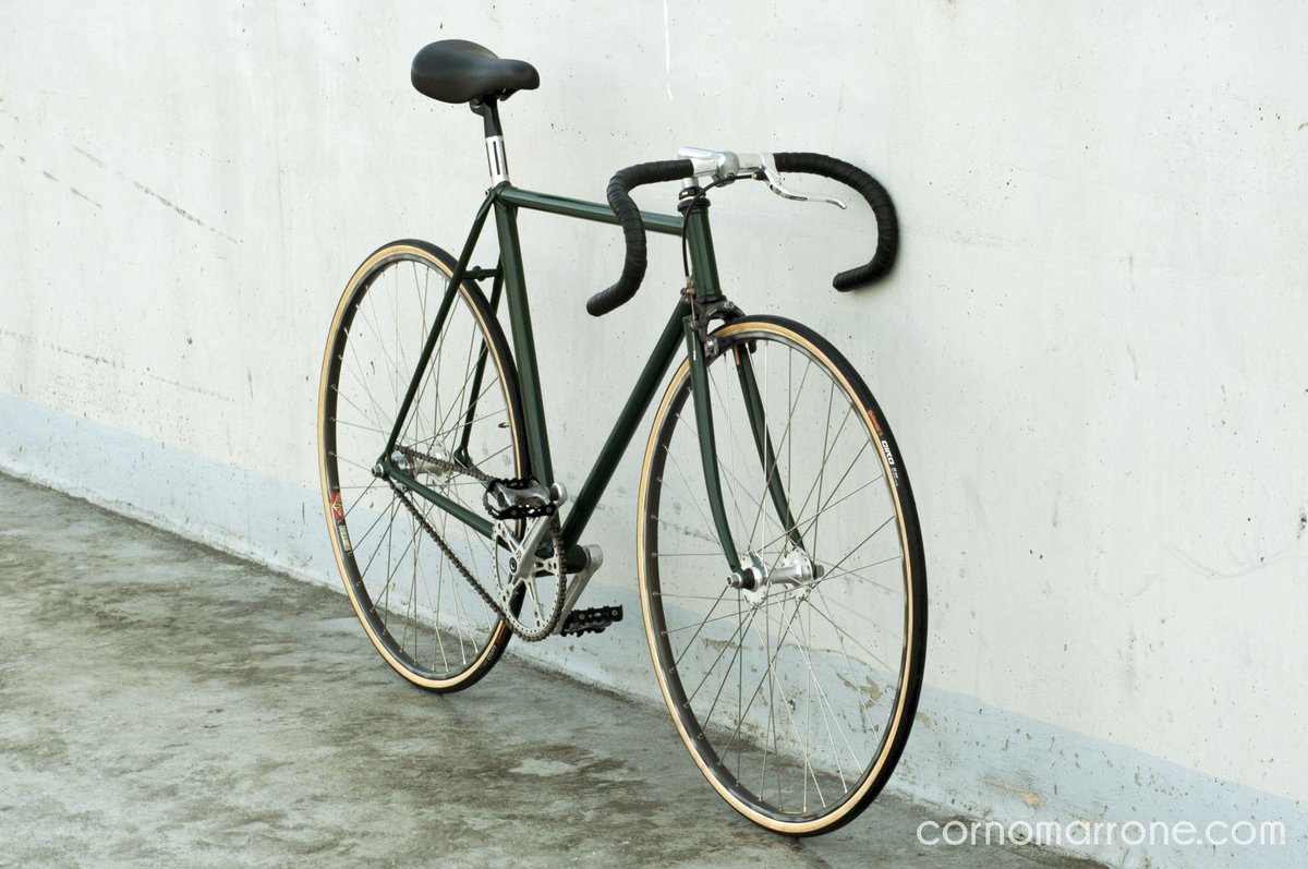 CornoMarrone's tweet photo. Dezzi Marrone - fixed gear / freewheel
Check the details on https://t.co/dsORrroA51
#Dezzi #Record #ITM #Continental #Mavic #Ofmega #Sugino #Columbus #Gipiemme #freewheel #singlespee #fixedgear #fixie #bike #bicycle #irish #green #black #cornomarrone https://t.co/zclXaHW7MJ