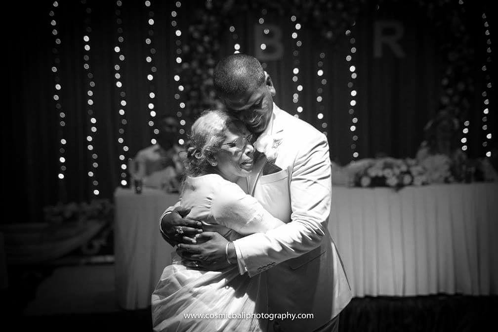 CosmicBaliPhoto's tweet photo. Thank you, Mom, for teaching me how to love sincerely. #Latepost #Emotion
#COSMICWeddingPhoto #UnforgetableMoments #DeepestLove #MotherandSon #COSMICBaliPhotography #COSMICBaliPhoto #BaliPhotography #BaliProfessionalPhotographer  #BaliGuideline #TheBaliBible https://t.co/cdXVu5bTSL