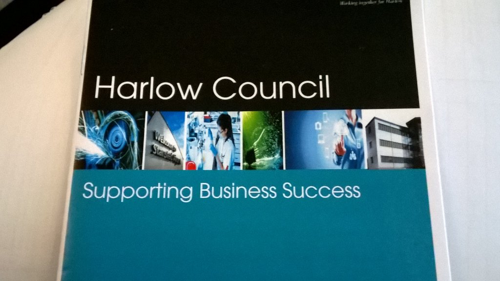 helenconnect's tweet photo. Waiting for @Sharonconnects1 to present at The Chamber in Harlow. #responsiblebusiness #connectors https://t.co/0YqUcEpfnP