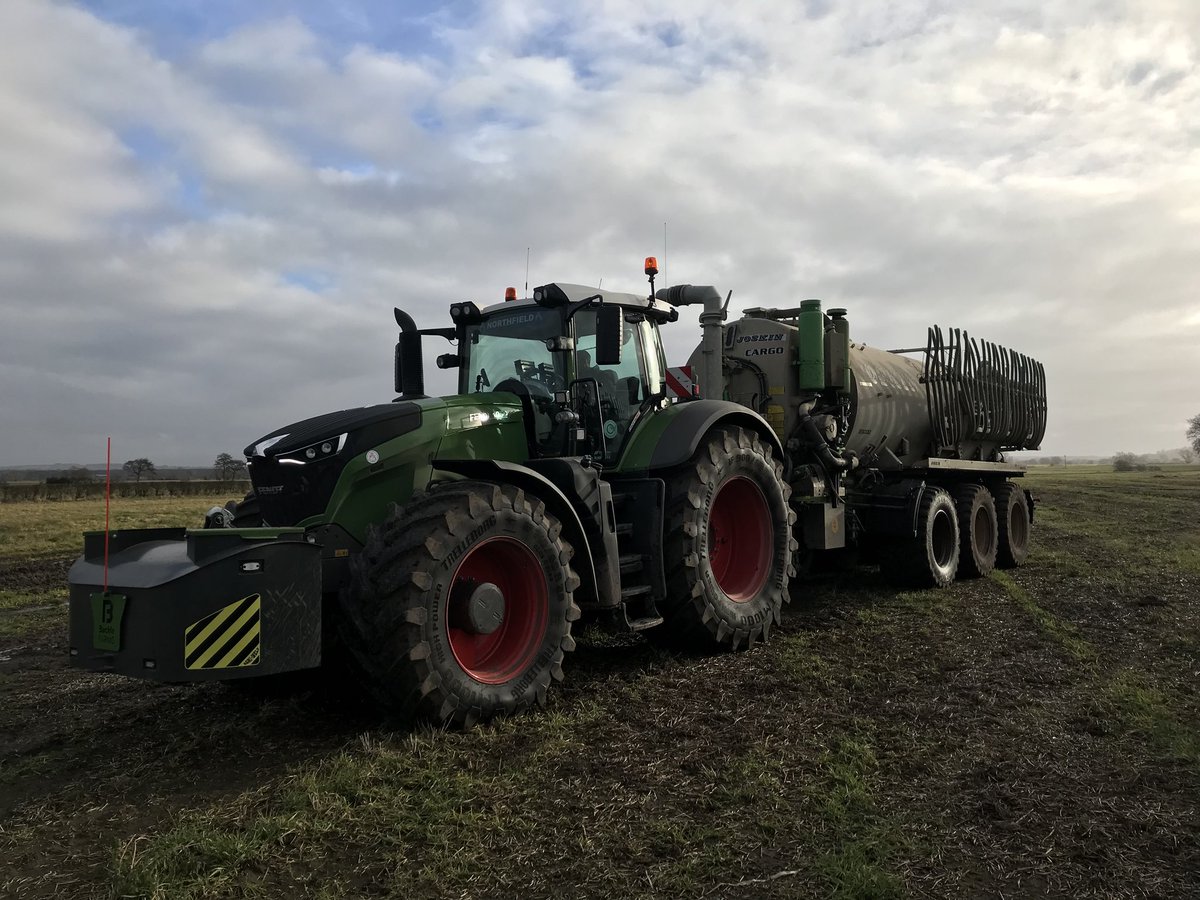 All ready for the off.... #letsgetspreading #serioustankerage @rob865c