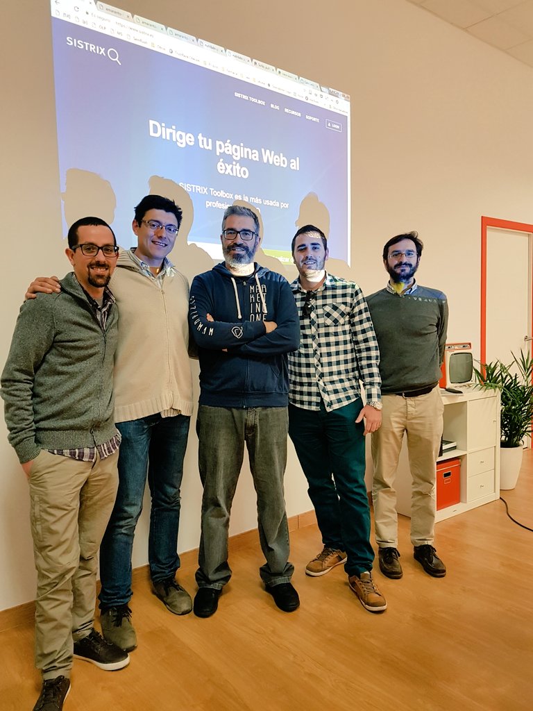 ideocreativos's tweet image. Ayer en el seminario de #sistrix impartido por @senormunoz. Un saludo a los compañeros que estuvimos por allí.