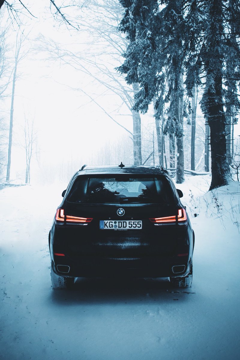 mximlr's tweet photo. Pt. II of Playing in the snow. 👻
@BMW @BMWDeutschland 
#bmw #x5 #xdrive #rhön #car #Snow #suv https://t.co/U6qi6kTIEF