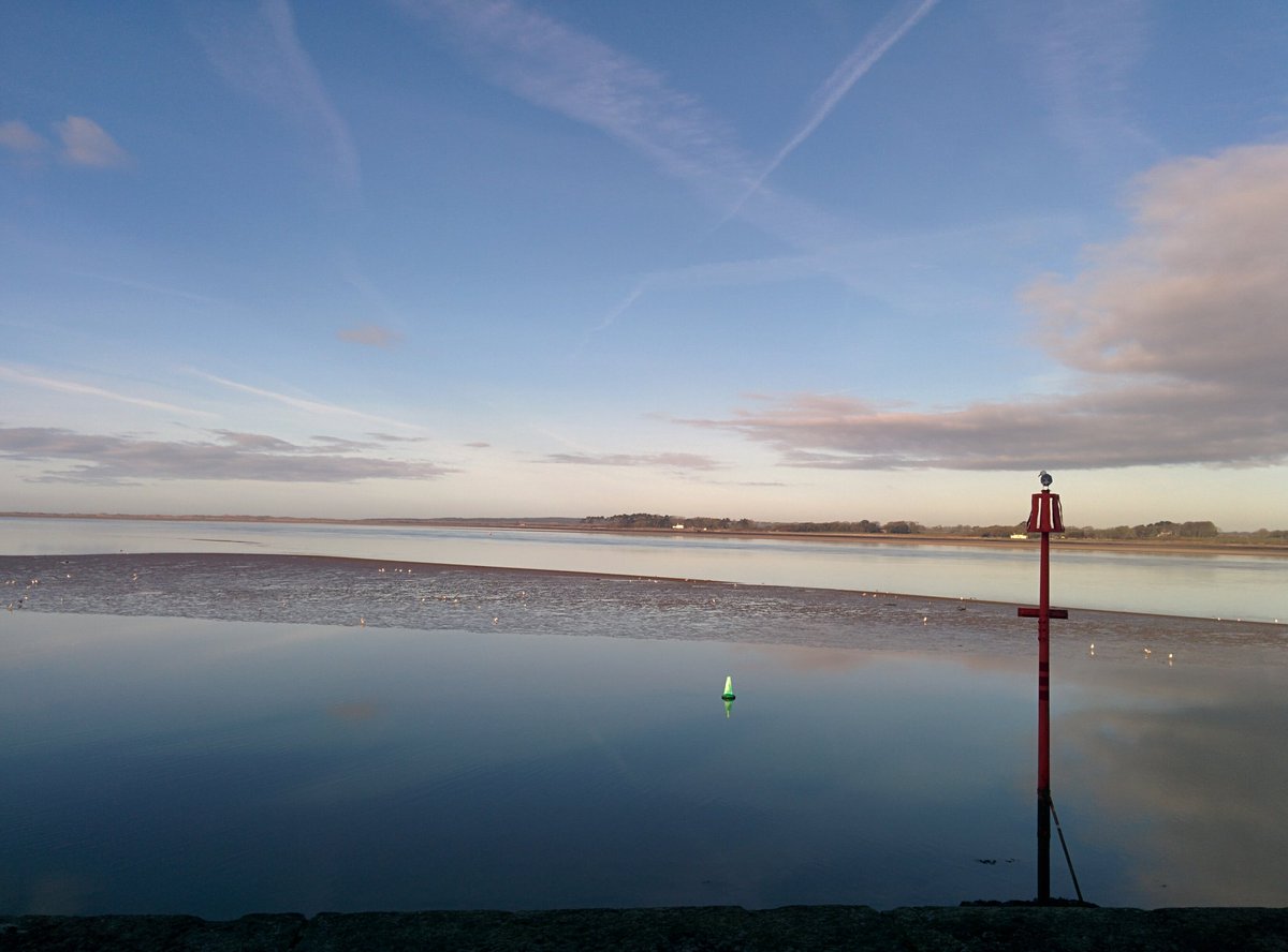 Ellyll's tweet photo. Bore da :) #CymruYw #WalesIs #Caernarfon https://t.co/zpUIBpx8EU