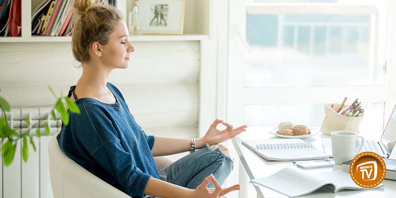 Migros_Turkiye's tweet photo. Kendinizi her zaman iyi ve zinde hissedin. İhtiyaç duyduğunuz an yapabileceğiniz 9 meditasyon çeşidi MigrosTV’de. https://t.co/dy2GIc9cja https://t.co/92xVBpZiWB