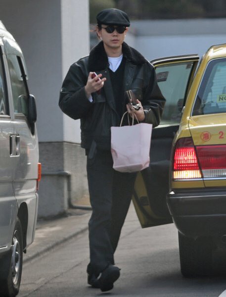 く ら 菅田将暉のファッションは 個性的すぎて ダサいのかカッコ良いのか分からない 菅田将暉が着てるとカッコいいけど 一般人が着てたらちょっと変www T Co H0v77k9ooo Twitter