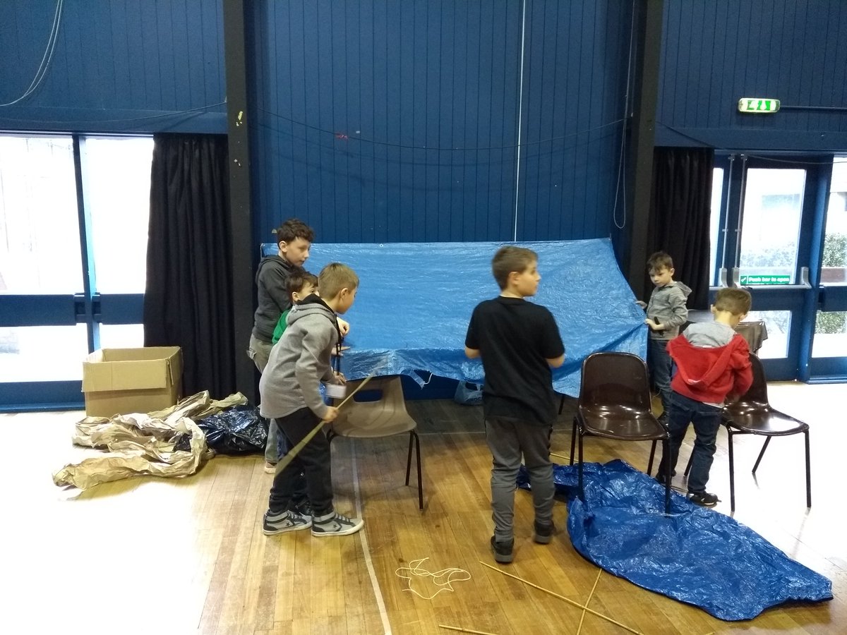 AmieRichards's tweet photo. Den building is well under way at #AlcesterGrammar @XLR8camps - Kraken Tribe made up of the boys are trying to overcome some tarpaulin malfunctions! #xlr8 #activelearning https://t.co/Jm9M1jkiTm