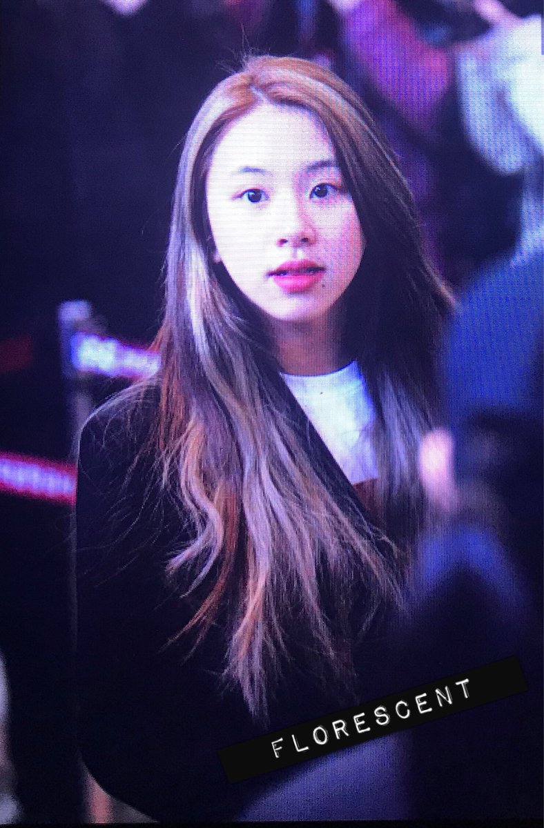 FLORESCENT_CY's tweet photo. 180221 GMP 출국 프리뷰

채영아 채영아 채영아~

#트와이스 #TWICE #채영 #chaeyoung https://t.co/fB7a69EoKy