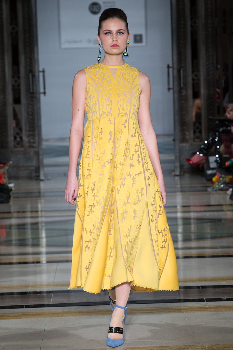 FbaiLifestyles's tweet photo. @studiovidhiw presented #Solistice’ at the #AW18 collection
at
London Fashion Week #LFW 
@salloni @SamMalkani #FBAIlisting https://t.co/gkmYy4PyvZ