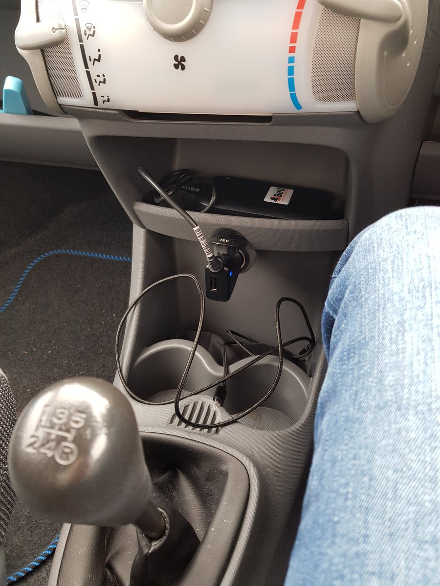ancient_ish's tweet photo. Up, prematurely, to take my daughter to a doc's appointment, market day here and, as a new driver, worried she wouldn't be able to park, bless🙄. I'm under severe pressure not to bugger up her telematic score, lol! 🙄😮 #olddriver https://t.co/SvMyUNTqcj