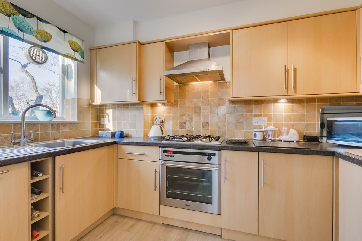 Chestertons Putney tweet media