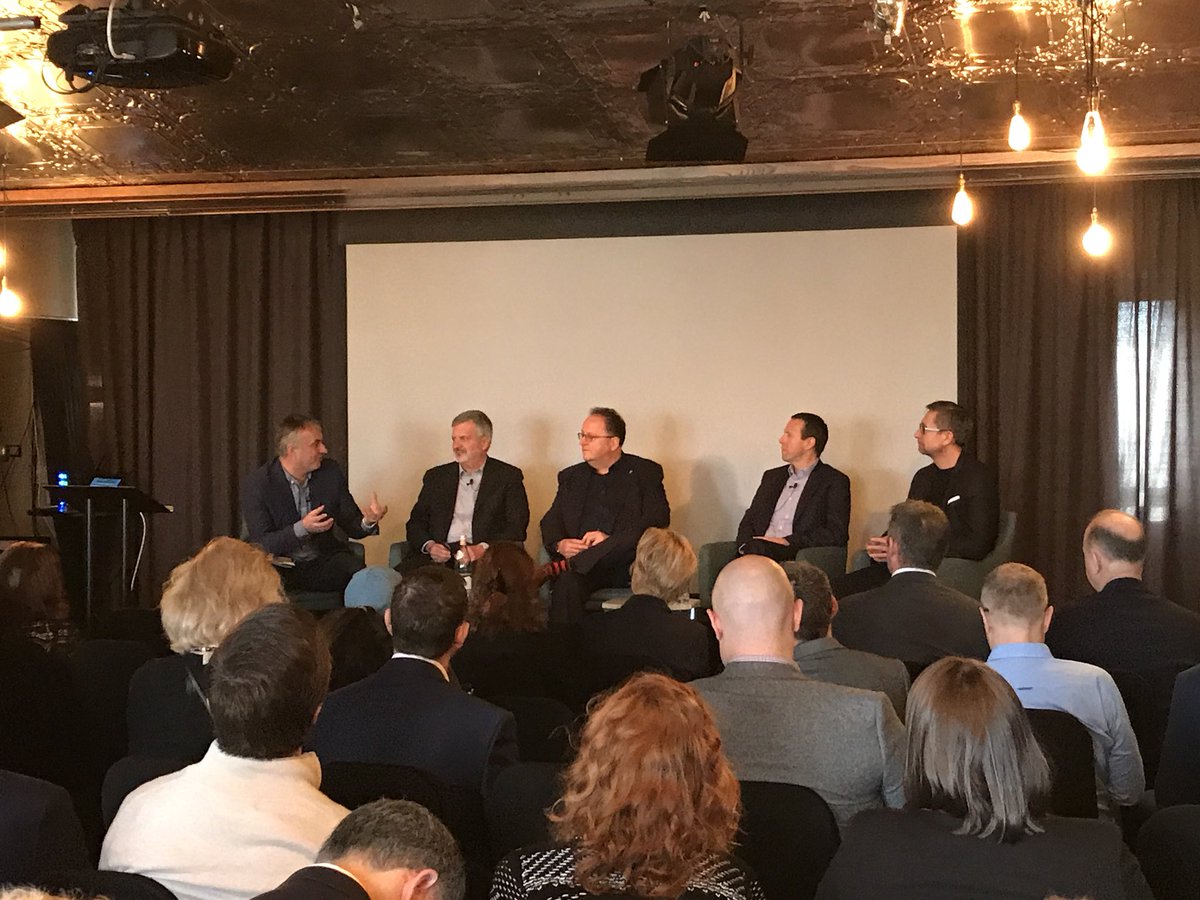 A full room at <a href="/travolution/">Travolution</a> business breakfast @CenturySoho a top of the market panel moderate by <a href="/leehayhurst/">Lee Hayhurst 🌻🌻🌻🌻🌻</a> #traveltech