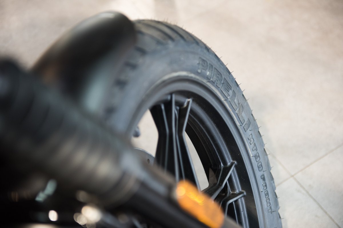 Did you know that the Moto Guzzi V9 lll Stone is the only one of the ‘four of a kind’ to have spoked wheels, easing tension, contributing to wind resistance, and most importantly, taking on all that Mother Nature throws at the bike. Perfect for long winter rides! #motoguzzi #bike