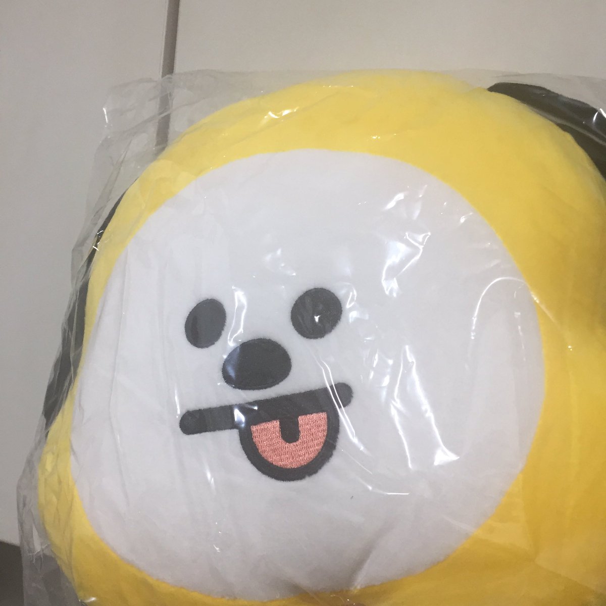 lovingtae23's tweet photo. RT 한 분께 드려요 
공쇼 주문 아크릴 남준 호석 지민 포스터 세트 드립니다 🐯❤️

#iHeartAwards #BestFanArmy #BTSARMY @BTS_twt https://t.co/RLE8qkEksG