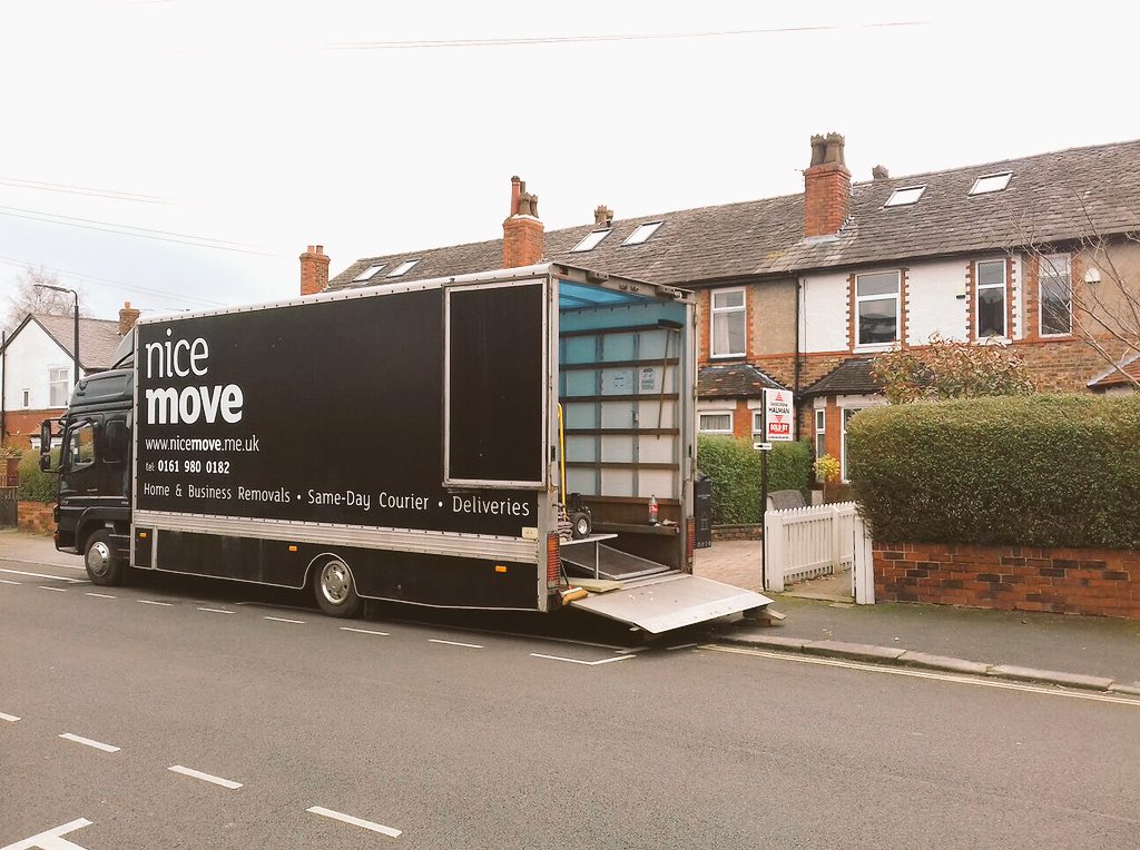 hellonicemove's tweet photo. Another early start for the Nice move team this morning! 

Thinking of moving house? Call us today for a free quotation! 

Call us on 0161 980 0182. 🏡🚚 

#Removals #Manchester https://t.co/zIlcGwKw0Y