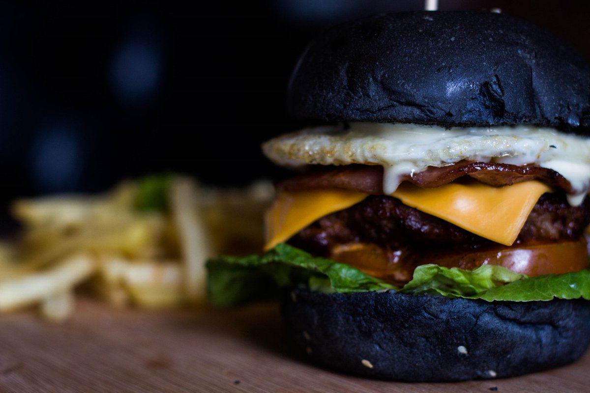 ENIGMA_SERPONG's tweet photo. "Life is too short to miss out in the beautiful things like a burger" - Channing Tatum
.
Black Beef Burger : 59K https://t.co/oVuUqwoED0